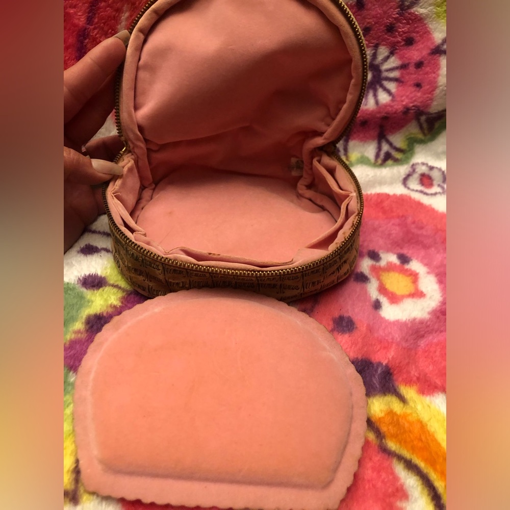 Vintage Neiman Marcus Tan Cosmetic Bag Elegant Organizer - Picture 3 of 6